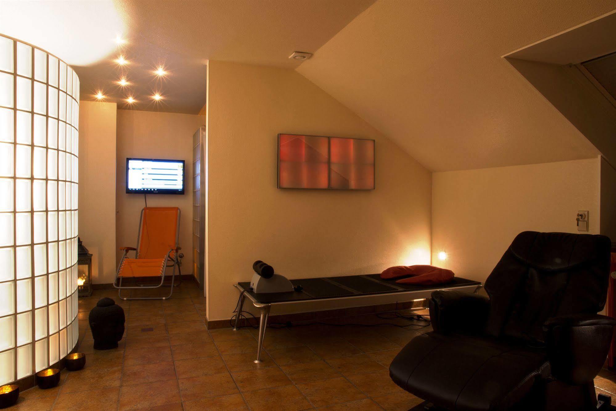 Hotel Hellers Twenty Four I -24H-Check-In- Friedrichshafen Exterior photo